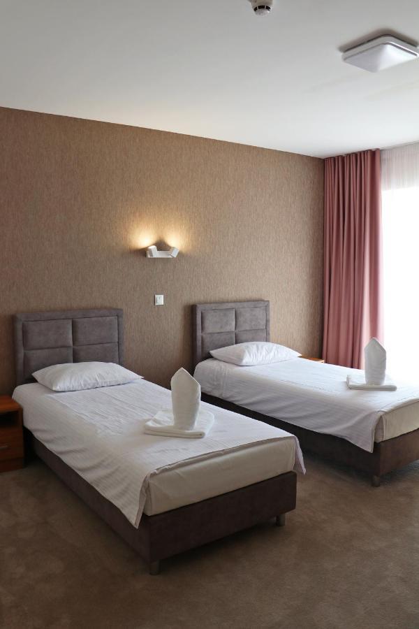 M&W Hotel Wronowski Łomża Exterior foto